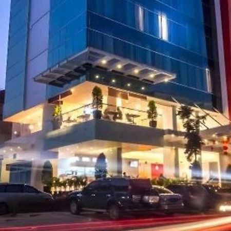 Redstar Hotel Джакарта Екстериор снимка