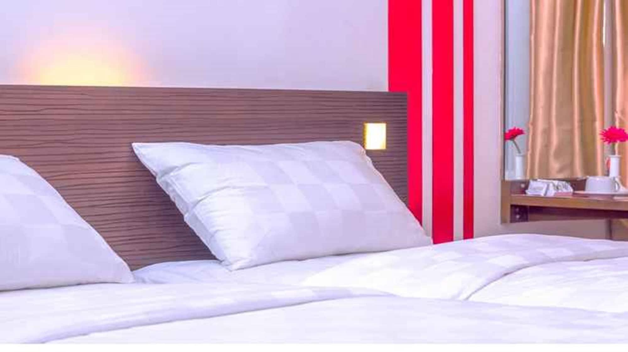 Redstar Hotel Джакарта Екстериор снимка