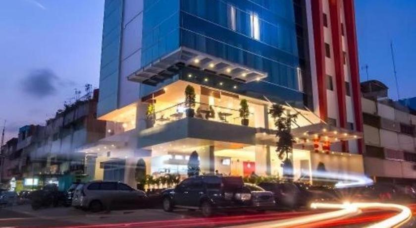 Redstar Hotel Джакарта Екстериор снимка