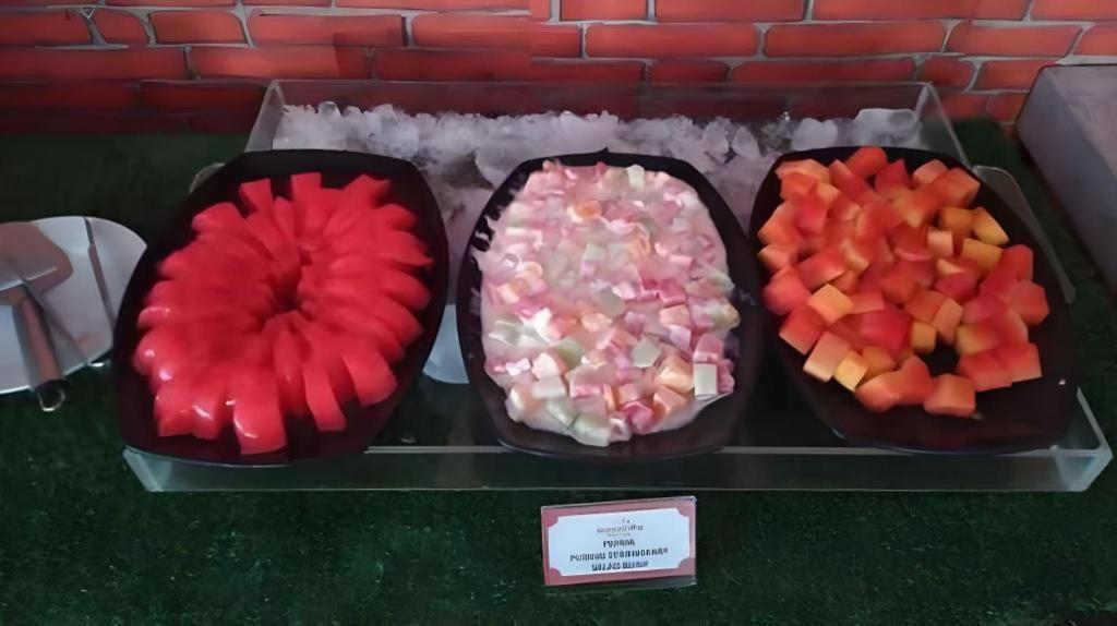Redstar Hotel Джакарта Екстериор снимка