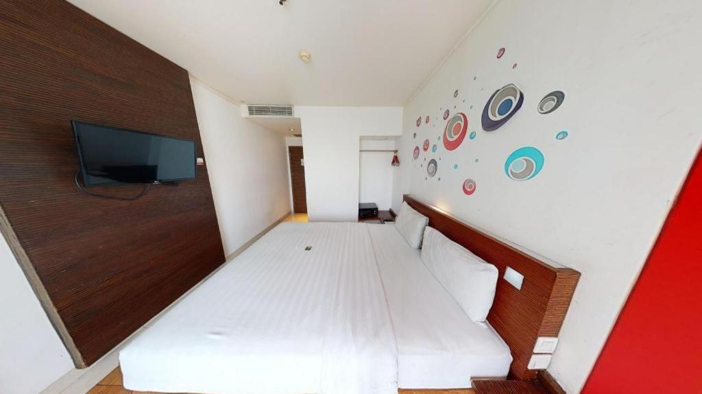 Redstar Hotel Джакарта Екстериор снимка