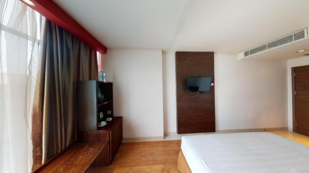 Redstar Hotel Джакарта Екстериор снимка