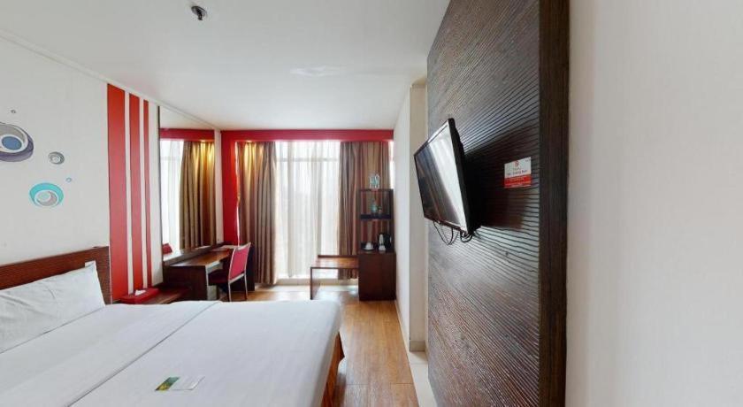 Redstar Hotel Джакарта Екстериор снимка