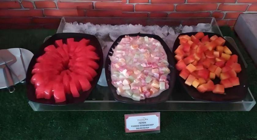 Redstar Hotel Джакарта Екстериор снимка