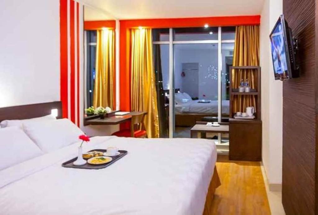 Redstar Hotel Джакарта Екстериор снимка
