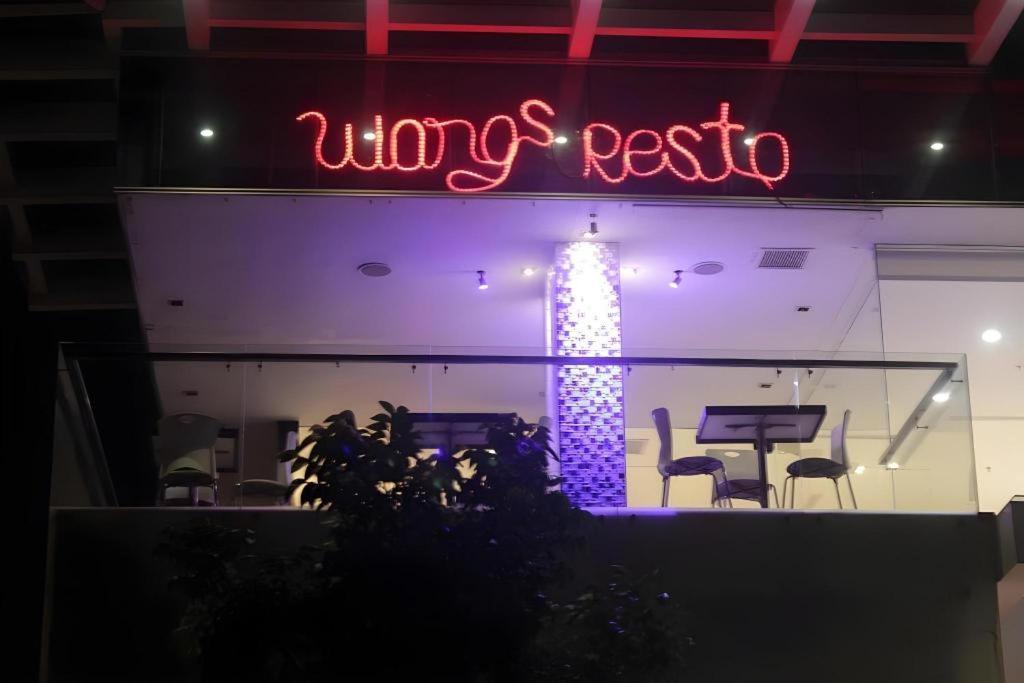 Redstar Hotel Джакарта Екстериор снимка